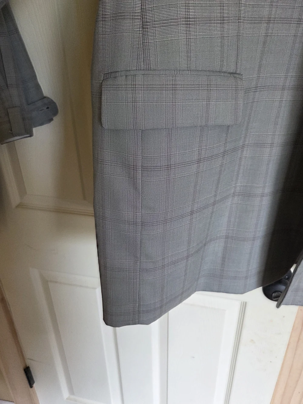VINTAGE Men's Light Gray Plaid Three-Piece Suit - Tailored Classic 50L